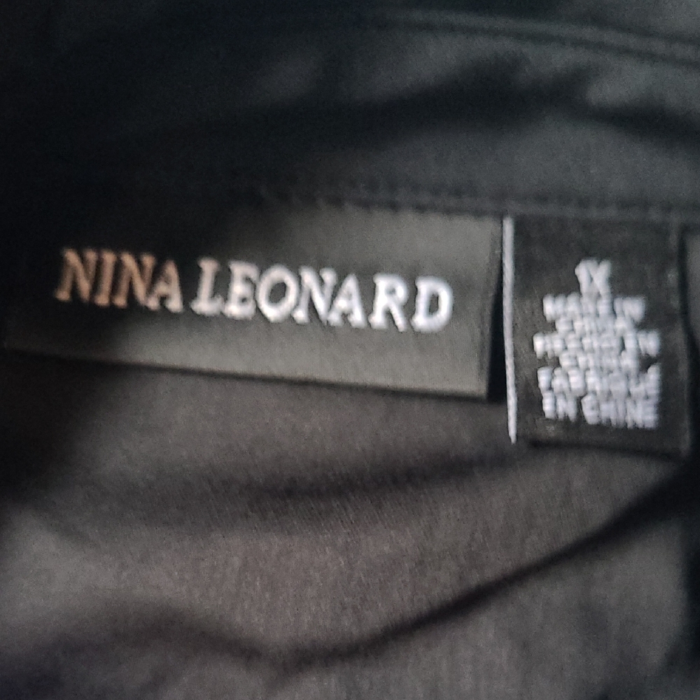 Nina Leonard Classic Black Blouse Button Down Front Pleatted Back And Long Sleev
